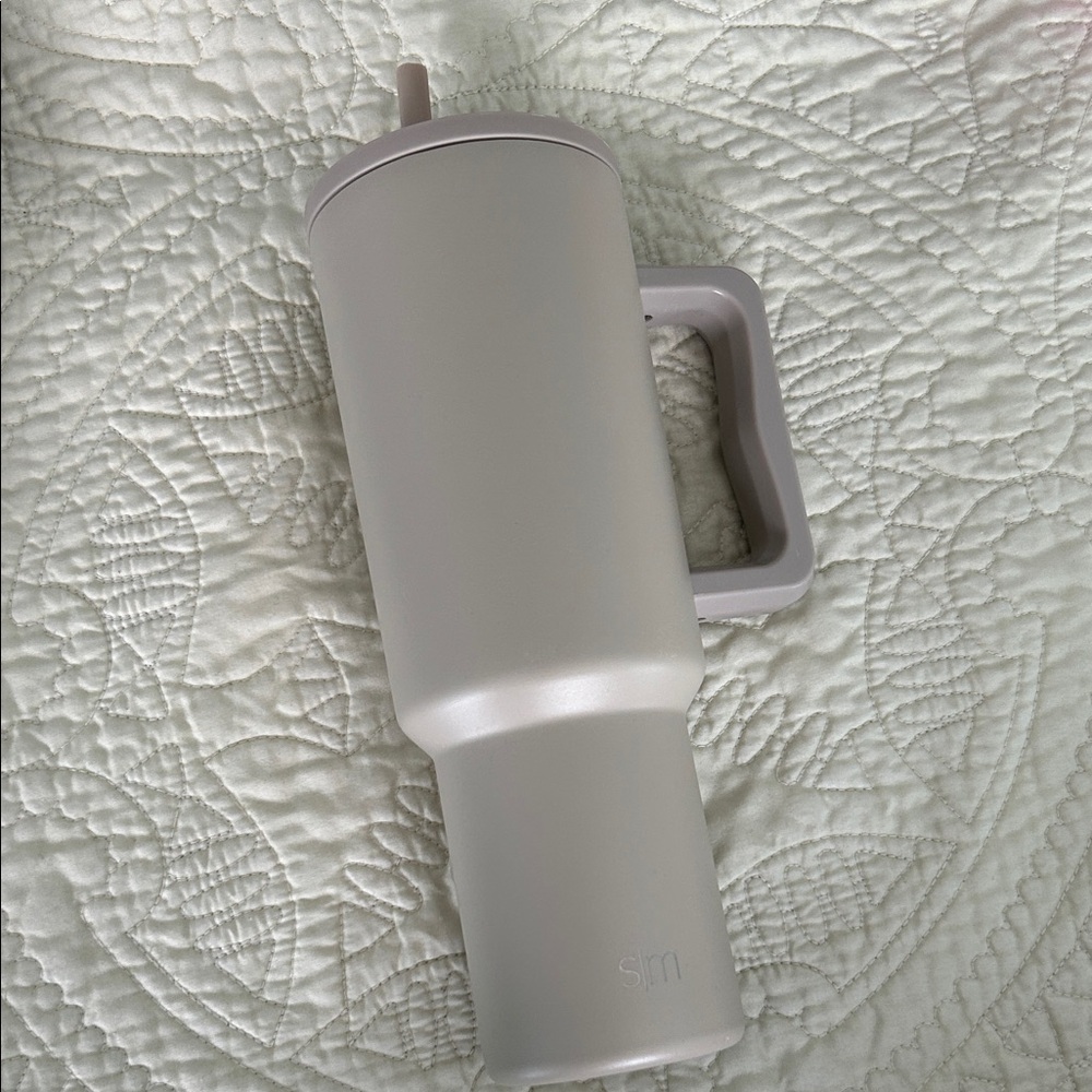 Simple modern  Tumbler with Handle